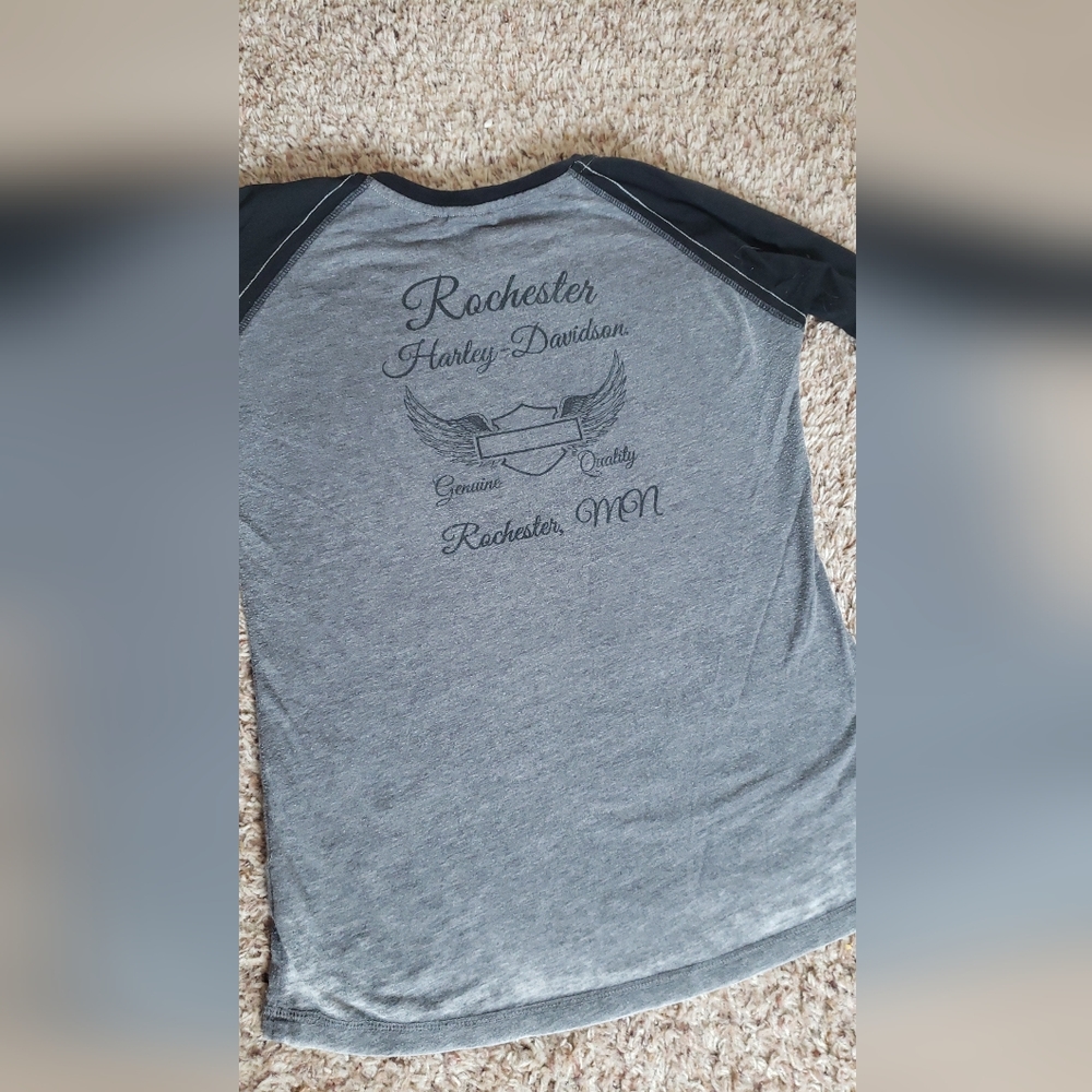 ๐๐จHarley-Davidson ๐ฅ Women's๐ Tee ๐๐จ - Picture 2 of 4